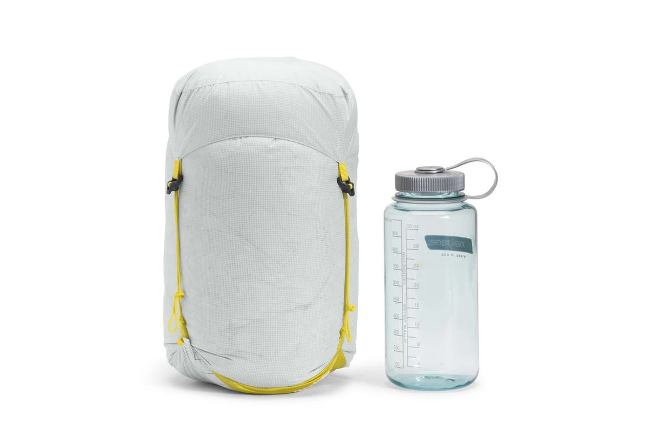 The North Face Chrysalis 20 Down Sleeping Bag - Tin Grey/Acid Yellow 7 The North Face Chrysalis 20 Down Sleeping Bag - Tin Grey/Acid Yellow - Image 7